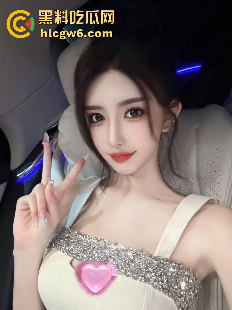 三亚狼友的高端玩法，1K一刺的高颜值外围，包夜20张，荧光套操完小姐回家，男友看见发光的逼直接开吵！  第3张