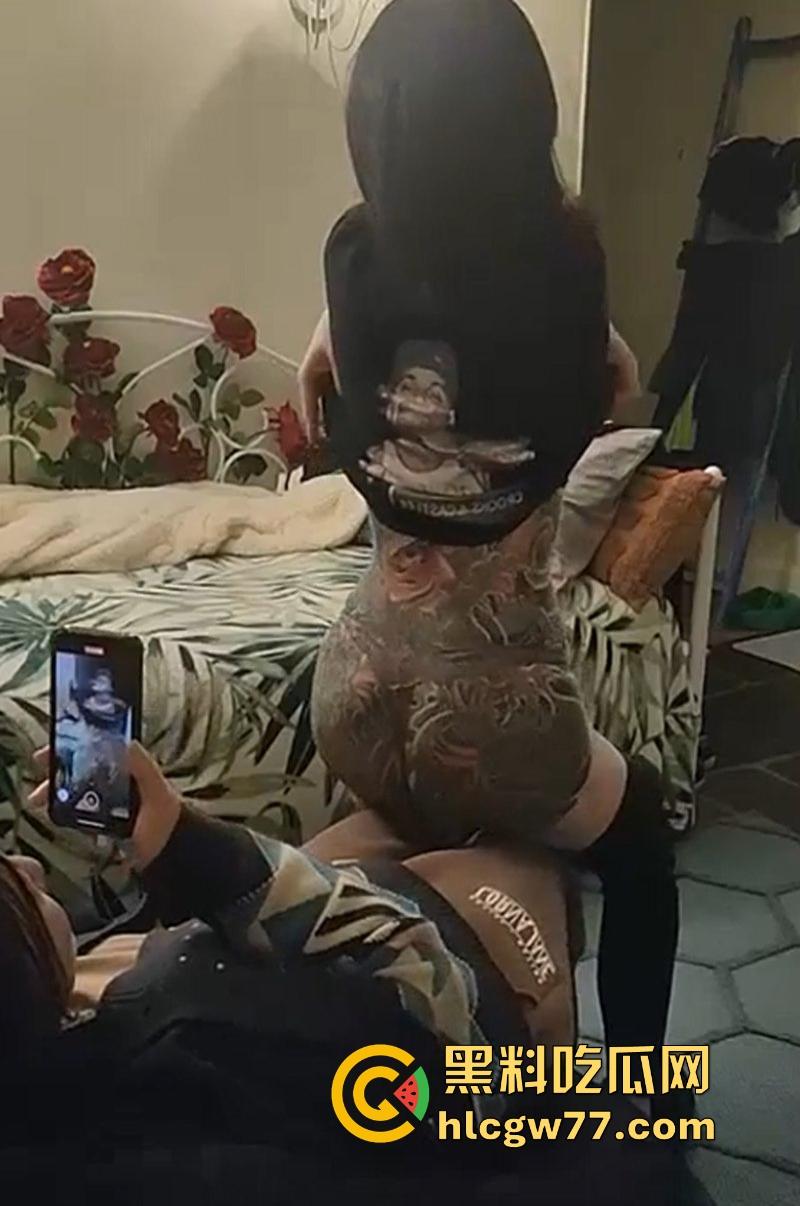 纹身男女激情性爱 极品身材肥臀纹身妹 被大屌男友爆操抽插 性爱自拍视频流出  第2张