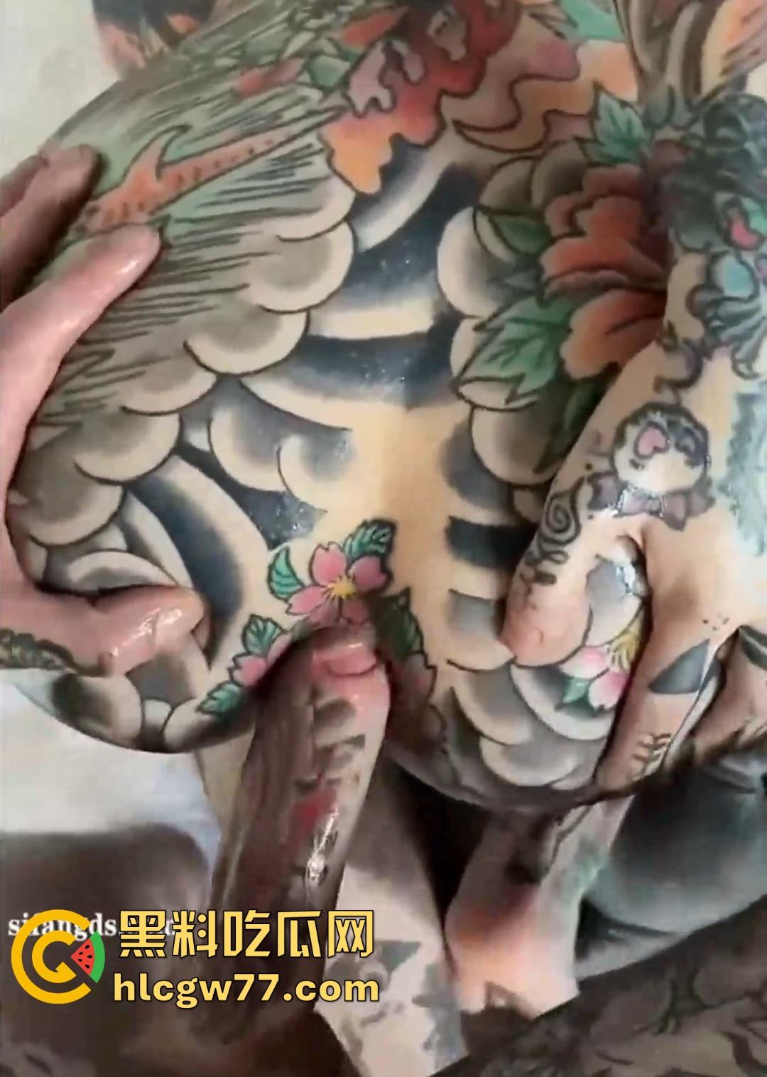 纹身男女激情性爱 极品身材肥臀纹身妹 被大屌男友爆操抽插 性爱自拍视频流出  第7张