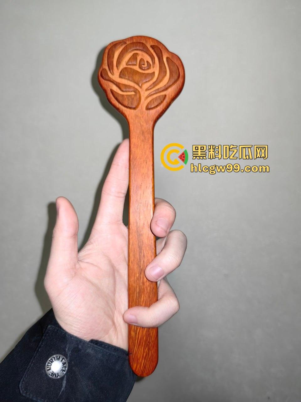 在校男大第二弹，男大生调教界教父，专攻女大学生和年轻女教师，一个月换一个，堪称约啪界劳模！  第20张