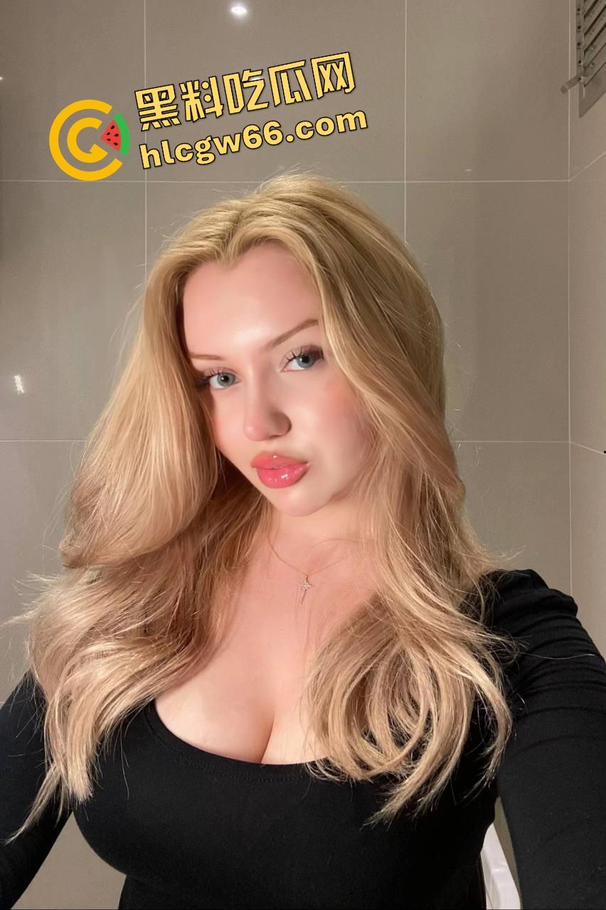 欧美变态老鬼重口肛肠猎奇曝光，三朵菊花掰开操得稀巴烂，三花聚顶玩得屎都给干出来了！  第1张