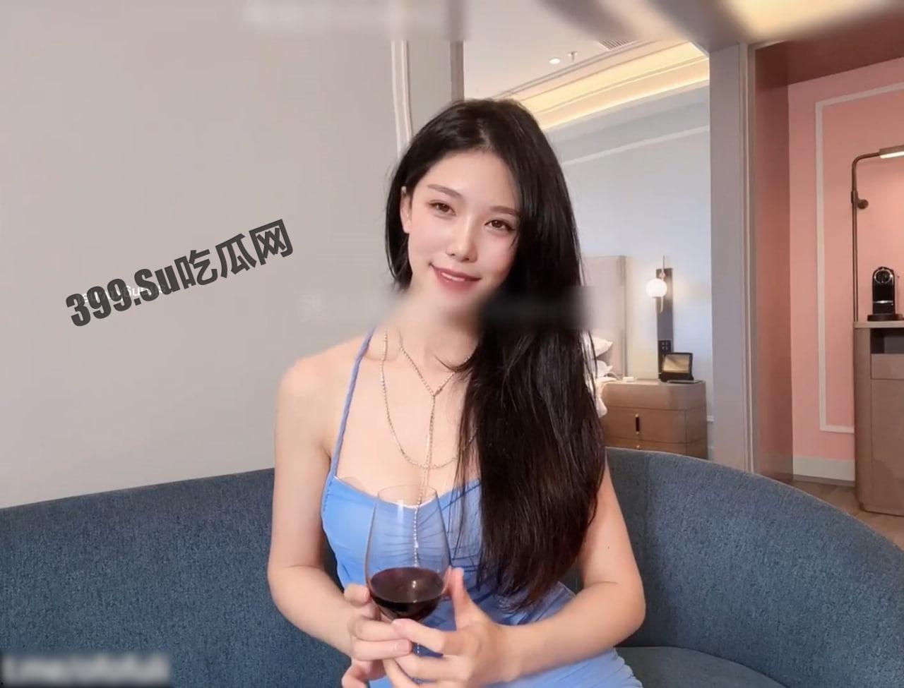 抖娘利世 最新剧情私拍【艺人与投资人】无内肉丝 各种揉摸  第1张