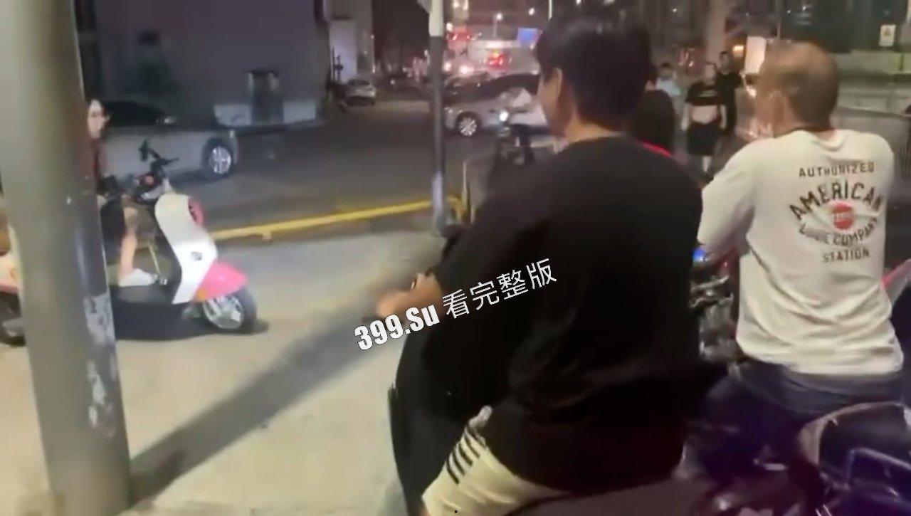 离谱！站街男 TS伪娘 男同组队出来卖淫 和嫖客当街对骂 附聊天记录  第1张