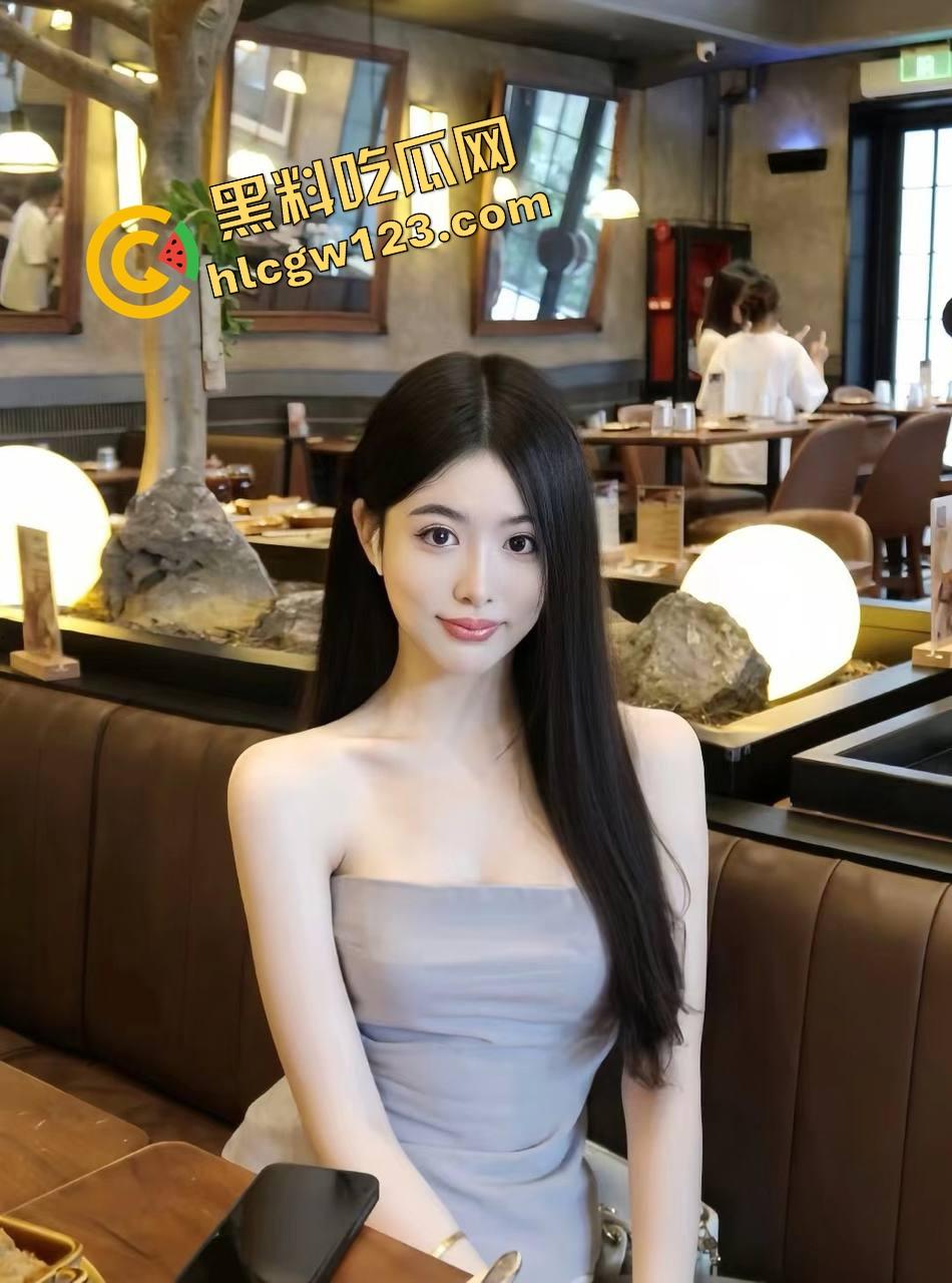 约炮大神睡白袜长靴学姐镜前舔棒到爆炸，黑丝足交舔得肉棒发烫秒杀全场，骚穴深处被顶炸！  第5张