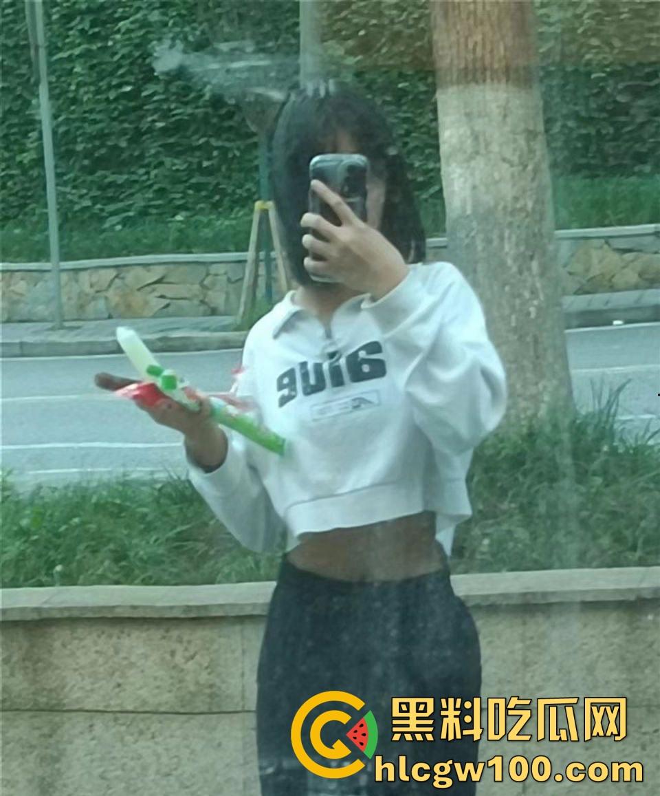 重庆江津职教06年幼师『刘媛』大尺度流出!裸聊自慰拍到拉尿环节,稚嫩鲍鱼怼镜头,狼友隔屏想舔逼! 第5张 重庆江津职教06年幼师『刘媛』大尺度流出!裸聊自慰拍到拉尿环节,稚嫩鲍鱼怼镜头,狼友隔屏想舔逼! 第5张