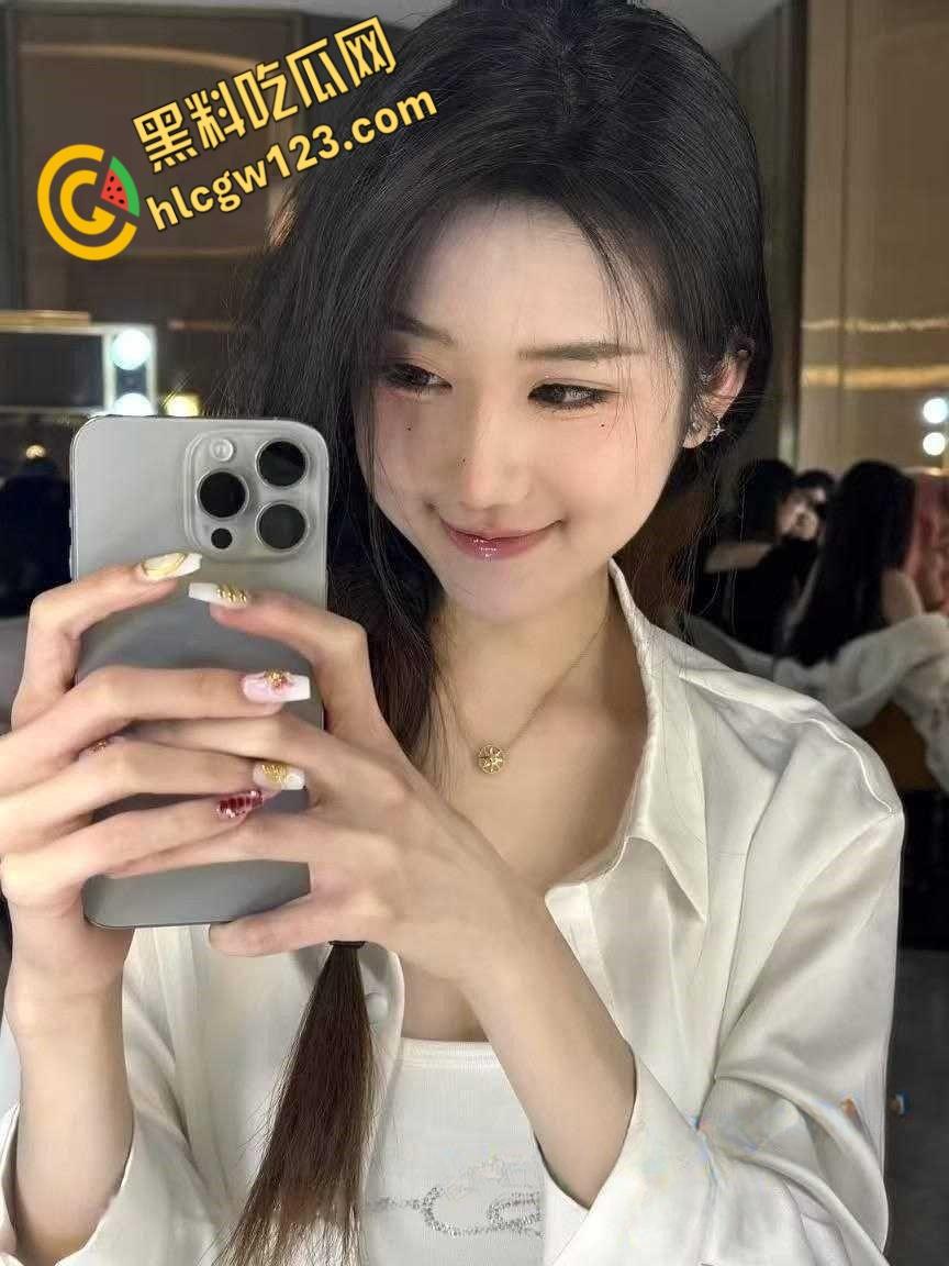 高颜留学生与大屌洋男友激情做爱,肥美多汁的白虎粉鲍,紧紧包裹大屌被操得淫叫连连! 第1张 高颜留学生与大屌洋男友激情做爱,肥美多汁的白虎粉鲍,紧紧包裹大屌被操得淫叫连连! 第1张