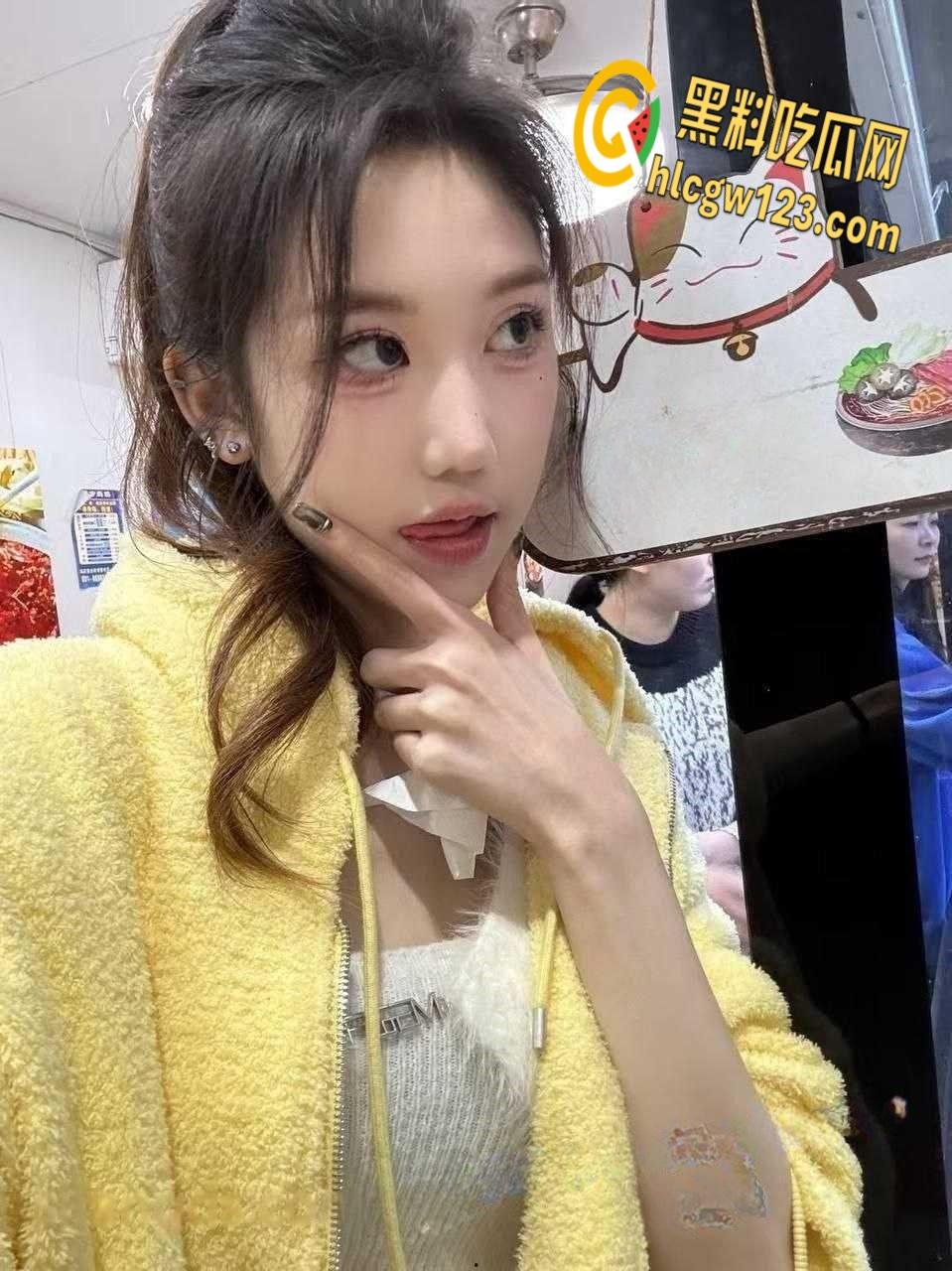 高颜留学生与大屌洋男友激情做爱,肥美多汁的白虎粉鲍,紧紧包裹大屌被操得淫叫连连! 第2张 高颜留学生与大屌洋男友激情做爱,肥美多汁的白虎粉鲍,紧紧包裹大屌被操得淫叫连连! 第2张