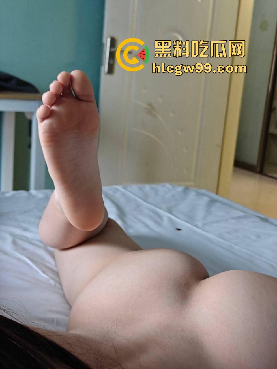 辽宁艺术附中艺术生『赵悦月』刚下课就被金主爸爸骗进酒店，洗个澡就开腿小怪兽开逼，艺术生的逼就是紧！  第4张