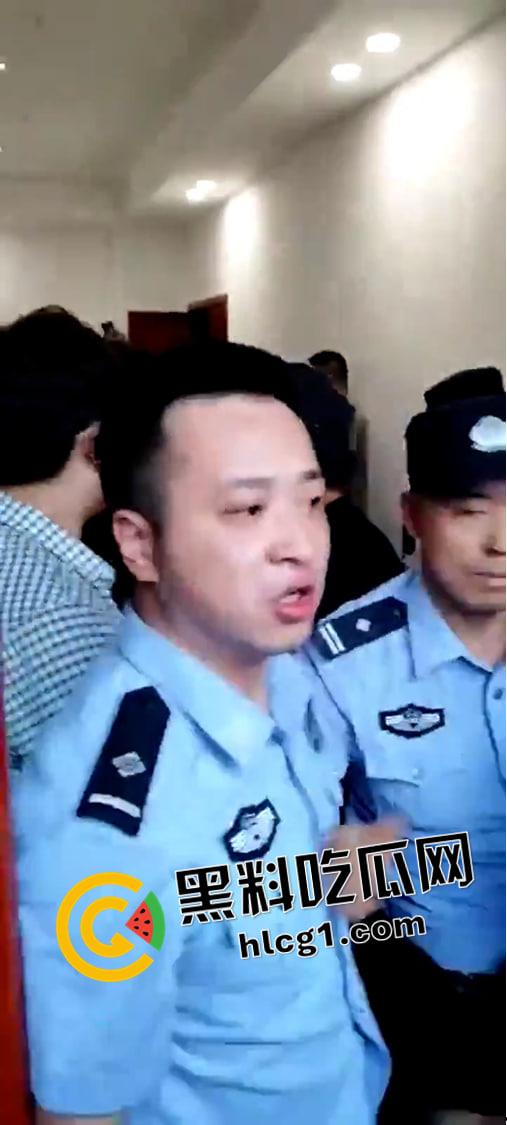 重庆渝北区 学区房学校未兑现 五大小区集体维权 与警察混战 多名业主被抓 现场视频流出  第1张