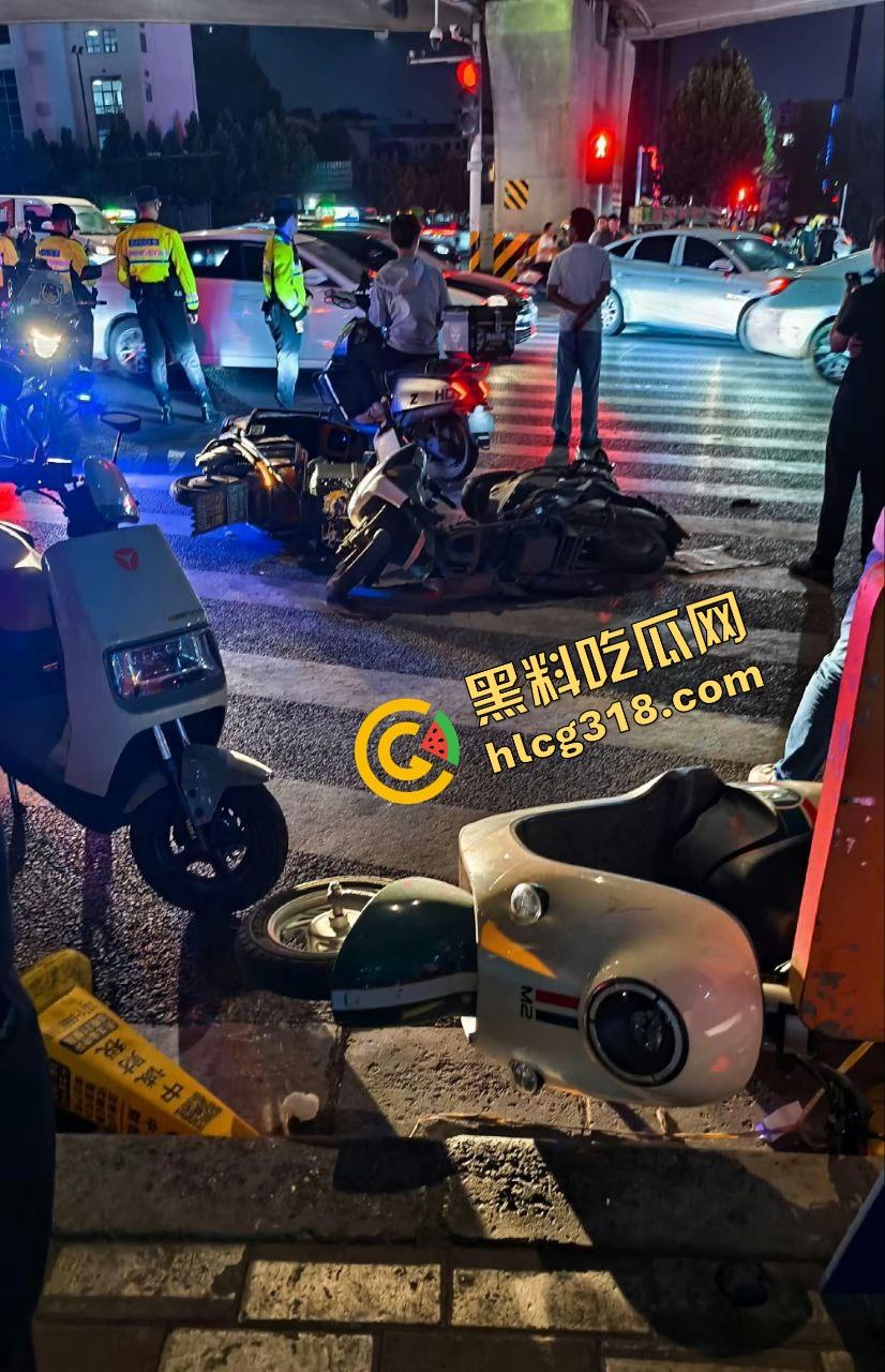 郑州街头惊现顶流女司机，撞完车不慌不忙写抖音文案，开的是SU7，脑子却像撞坏了！  第4张