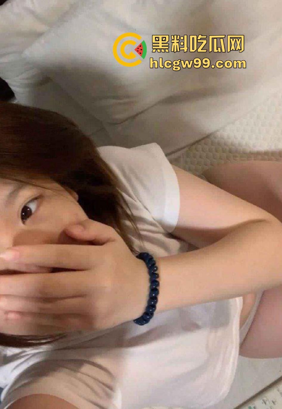 湖南工程学院高颜值萝莉少女【吴冰冰】不良视频曝光，清纯与性感并称，反差的让人惊艳！  第1张