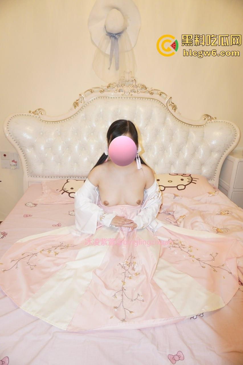 OnlyFans泰国极品骚货情侣【mickeemouse】绿帽癖男友放飞,女友3P、6P大乱斗淫乱得不行! 第8张 OnlyFans泰国极品骚货情侣【mickeemouse】绿帽癖男友放飞,女友3P、6P大乱斗淫乱得不行! 第8张