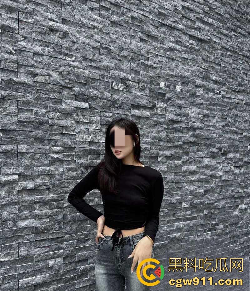 刚刮完毛后白虎堂姐，疯狂被我抽插骚逼后入，爽到高潮迭起淫叫不断，面对这身材无法自拔啊！  第3张