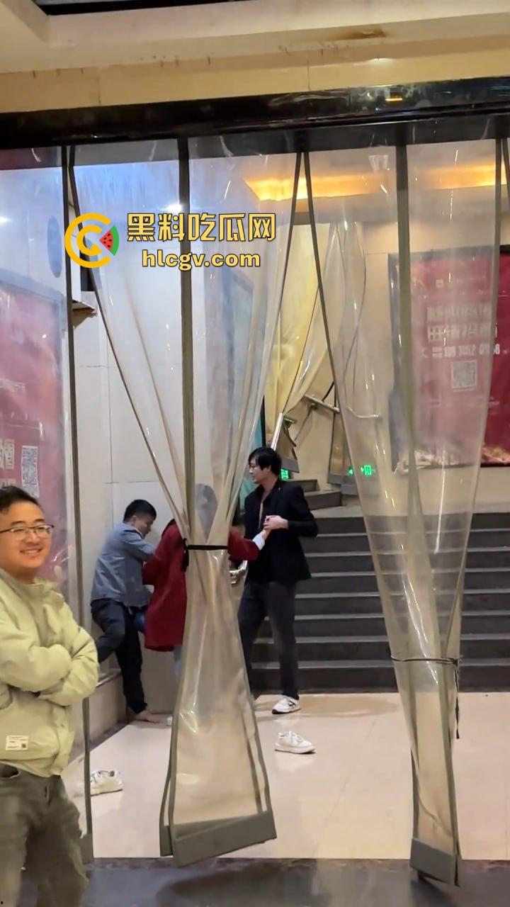 湖南怀化硬核抢女朋友！打赢了配偶权就归你，高矮搭配也能整出喜剧效果！  第5张