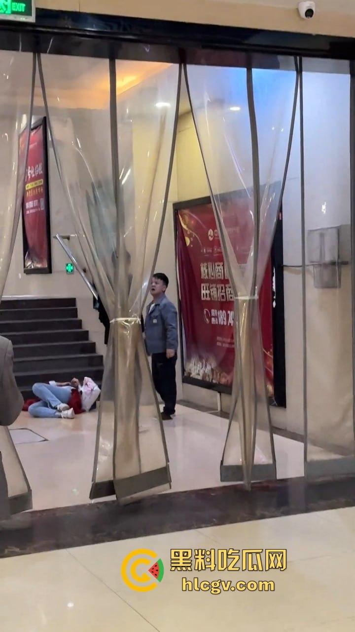 湖南怀化硬核抢女朋友！打赢了配偶权就归你，高矮搭配也能整出喜剧效果！  第6张