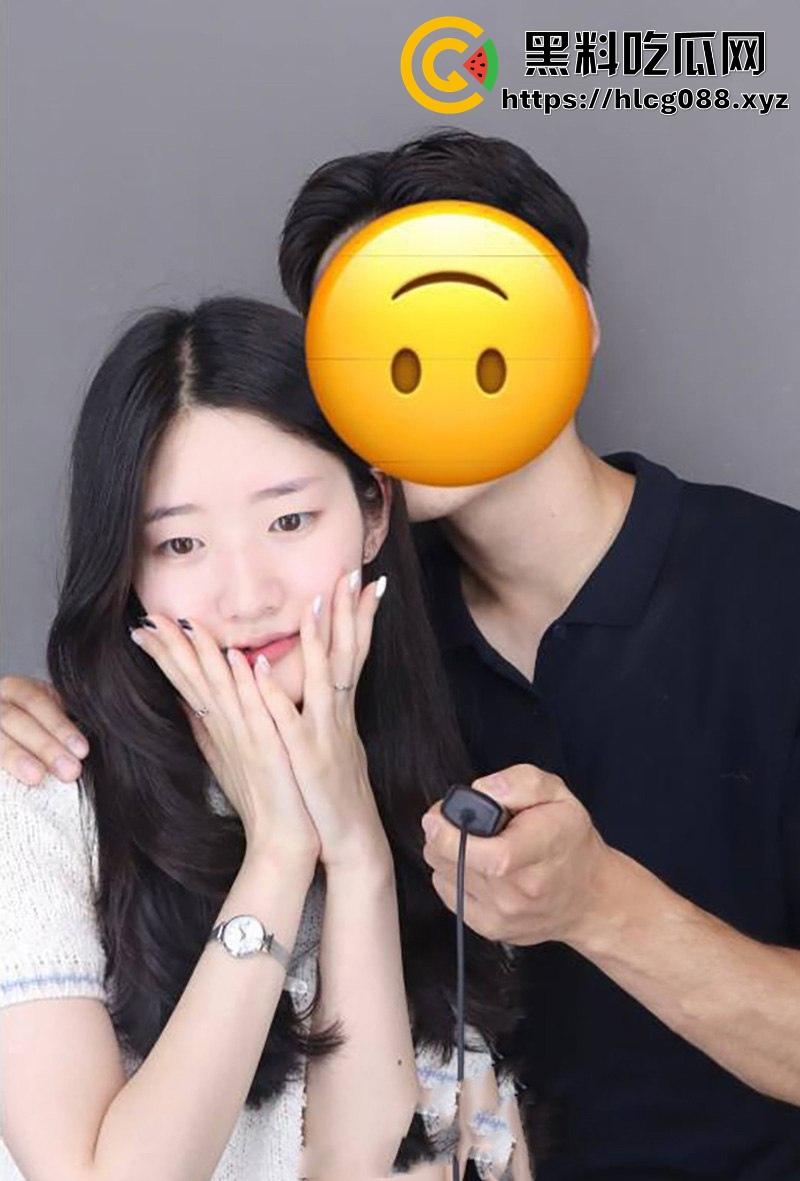 韩国01年嫩妹【金美惠】蜜月性爱视频泄密，粉嫩馒头逼大白臀被绿帽老公曝光，人间尤物变全网精盆！  第1张