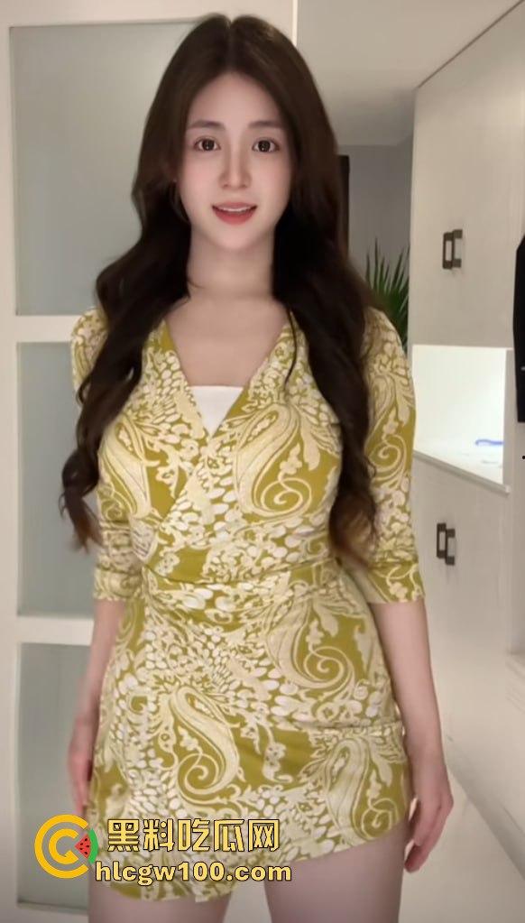 抖音擦边女神『小黄鱼』凭骚气出圈，直播思路清晰擦边到位，粉丝边掏钱包边咨询医美，钱包空了还得了！  第6张