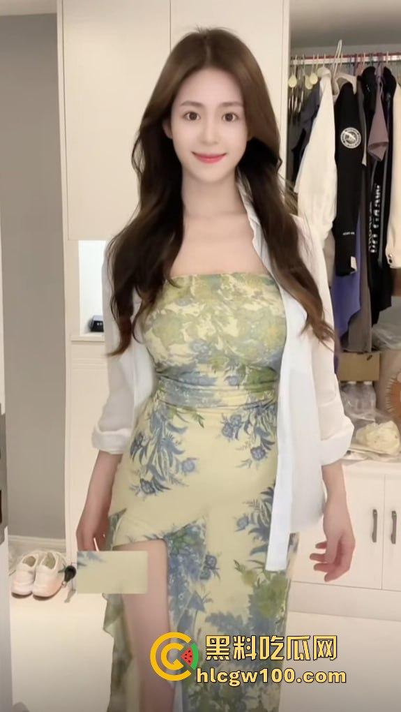 抖音擦边女神『小黄鱼』凭骚气出圈，直播思路清晰擦边到位，粉丝边掏钱包边咨询医美，钱包空了还得了！  第15张