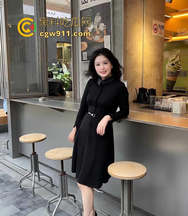 成功驯服骚逼熟女大姐，调情做爱无套暴操一镜到底，浓精灌满湿滑阴道，彻底对我臣服的！  第3张