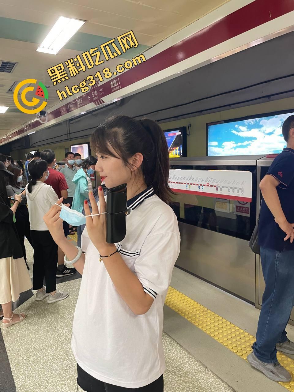 西安培华学院『赵露媛』火车上撕烂牛仔裤被爆操,女大坐车出游直接坐上男友鸡巴,全程自拍记录高潮表情! 第1张 西安培华学院『赵露媛』火车上撕烂牛仔裤被爆操,女大坐车出游直接坐上男友鸡巴,全程自拍记录高潮表情! 第1张