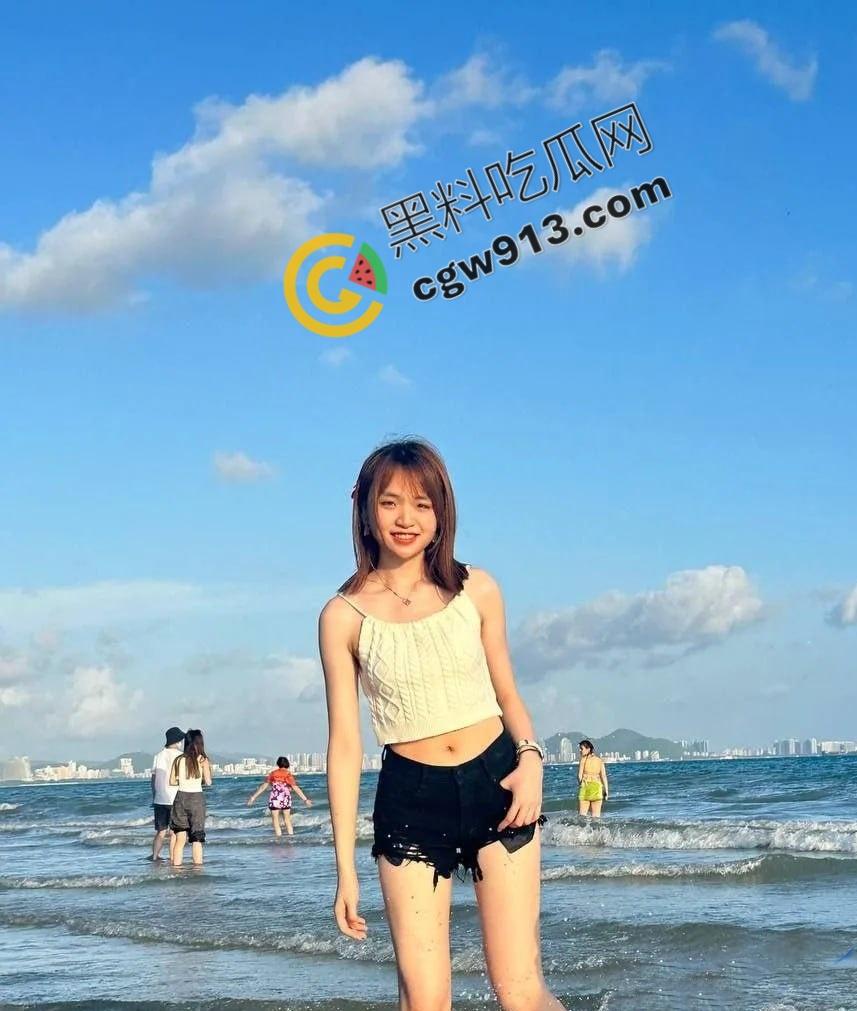 上海财经大学嫩妹黄玉凤: 金主爸爸的掌上明珠or富二代的新欢女主角,她究竟有何魅力? 第2张 上海财经大学嫩妹黄玉凤: 金主爸爸的掌上明珠or富二代的新欢女主角,她究竟有何魅力? 第2张