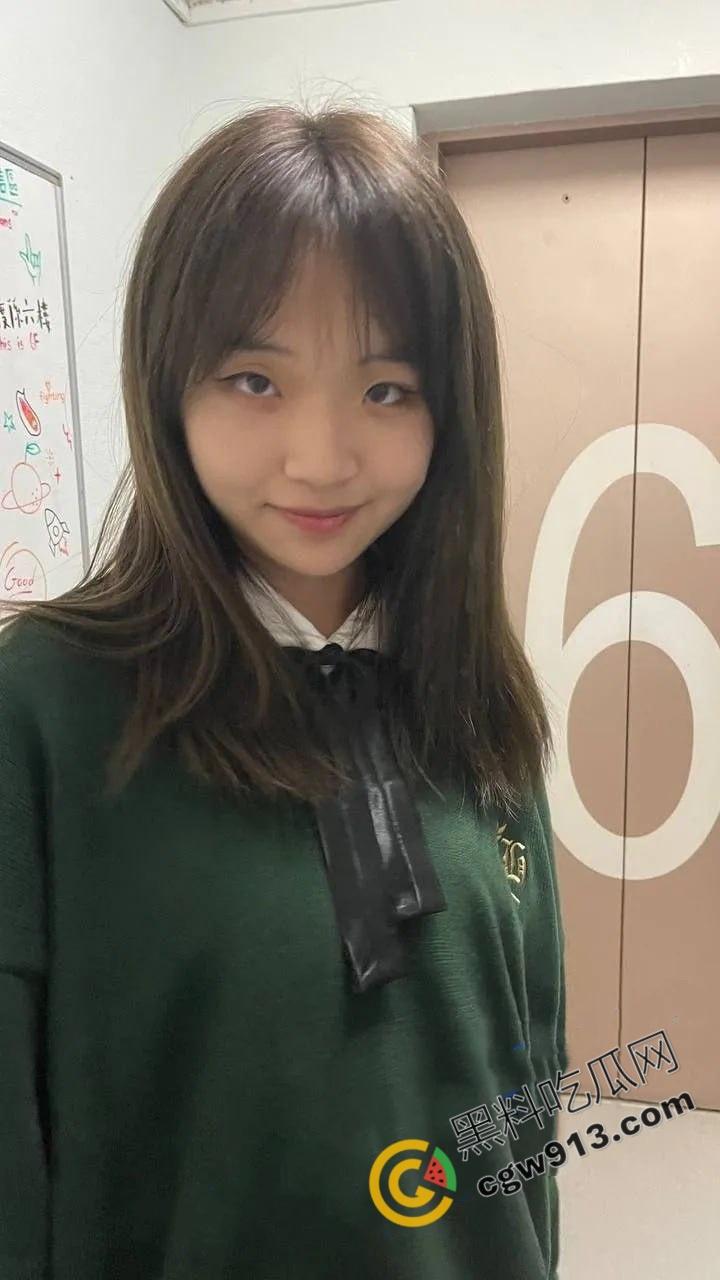 上海财经大学嫩妹黄玉凤: 金主爸爸的掌上明珠or富二代的新欢女主角,她究竟有何魅力? 第4张 上海财经大学嫩妹黄玉凤: 金主爸爸的掌上明珠or富二代的新欢女主角,她究竟有何魅力? 第4张