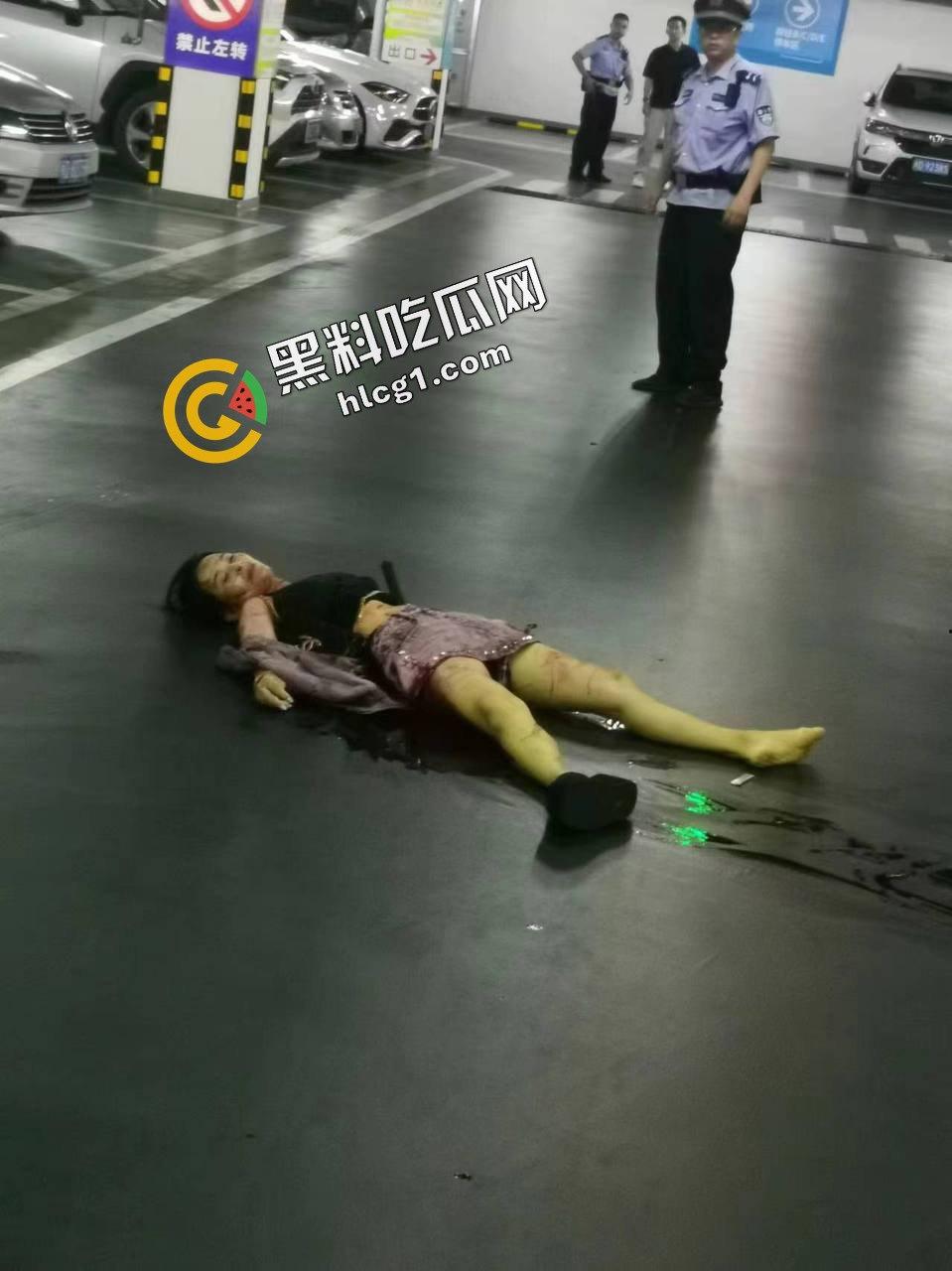 宝龙广场地下室 初中生为买九号电动车 竟对自己妈妈痛下杀手 数捅几十刀  第1张