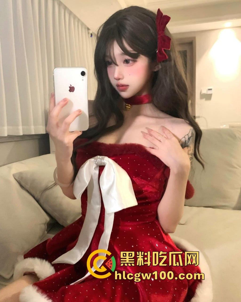 昨晚圣诞夜全员骑鹿 圣诞炮王排行榜火辣出炉 骚气红装妹子一边抽烟喝酒一边操B，礼物湿得发亮！  第32张