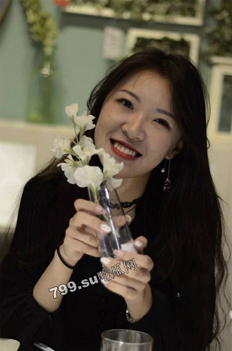 露脸反差婊曝光 成熟知性御姐 曾译萱 大黑逼一看就是千人斩 已经被调教成母狗  第10张