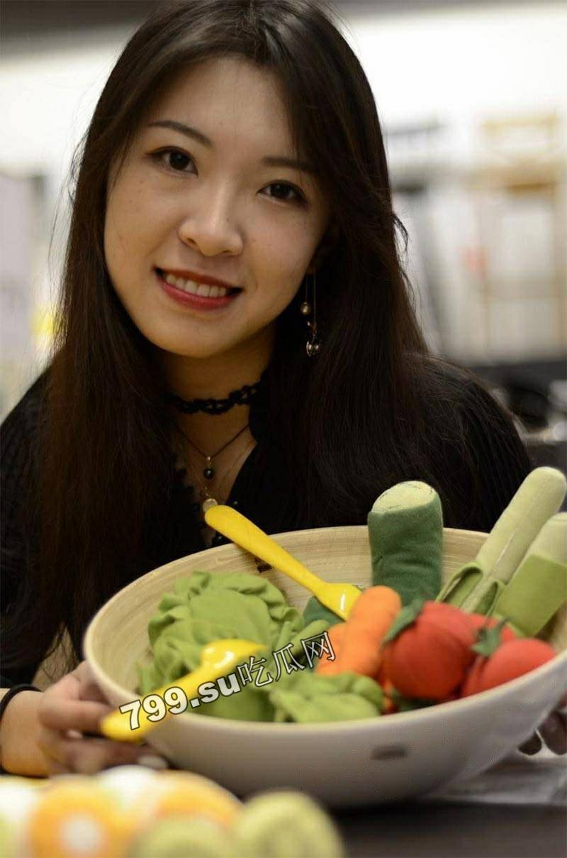 露脸反差婊曝光 成熟知性御姐 曾译萱 大黑逼一看就是千人斩 已经被调教成母狗  第11张