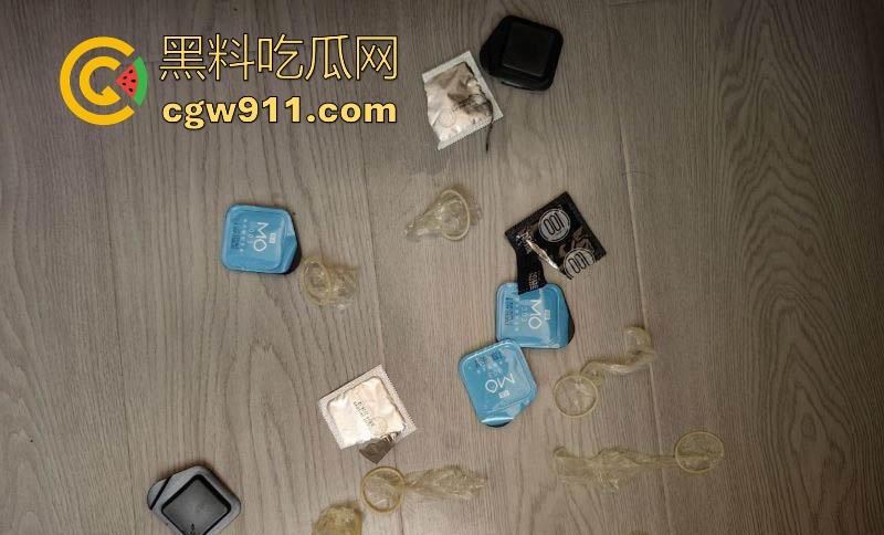 极品网黄博主【李启丹】性爱调教视频流出，昔日校花coser沦为母狗性奴，深喉口交后入猛操，彻底沉沦精液容器！  第1张