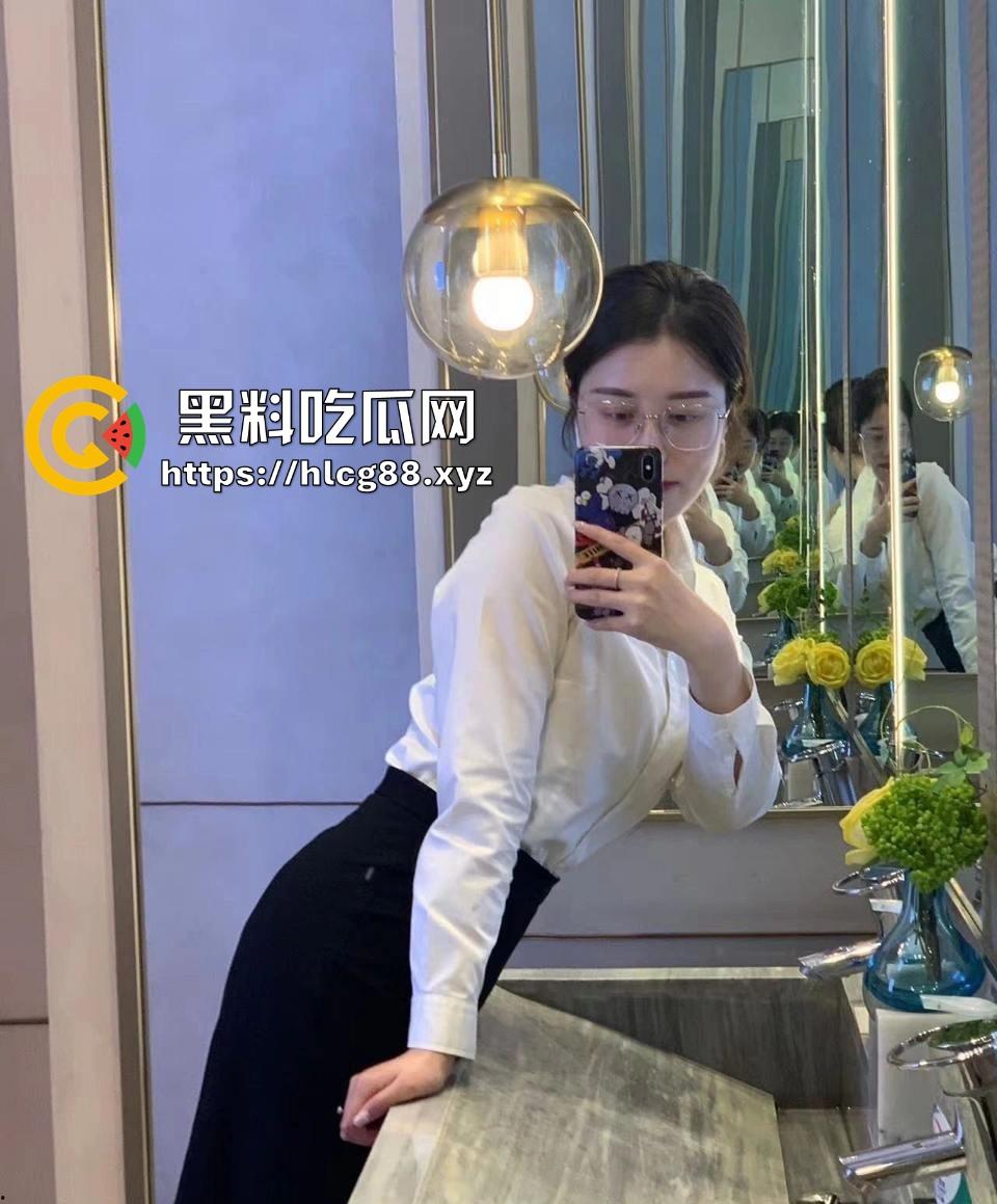 南通售楼骚货『郭智玲』三天卖四套房,买房送逼随便操,3P内射拼业绩被视频曝光! 第7张 南通售楼骚货『郭智玲』三天卖四套房,买房送逼随便操,3P内射拼业绩被视频曝光! 第7张