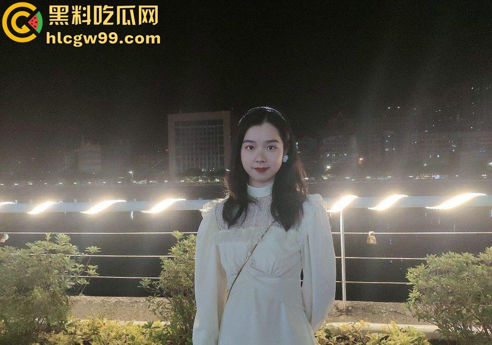 重庆OL反差露脸女职员【张秋月】被主人各种调教视图泄密，婚纱捆绑口塞踩头当狗玩  第11张