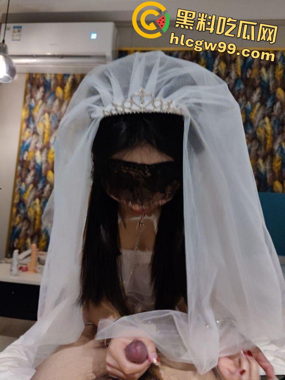 重庆OL反差露脸女职员【张秋月】被主人各种调教视图泄密，婚纱捆绑口塞踩头当狗玩  第55张