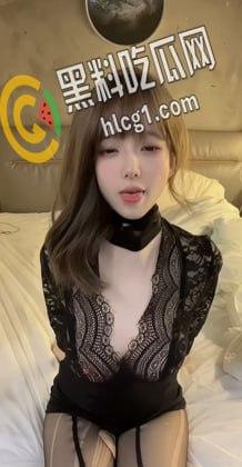 抖音140w粉丝网红小马漫漫，风骚御姐黑丝包臀裙渔网袜 乳沟露出土豪定制 劲爆热舞大尺度视频流出  第11张