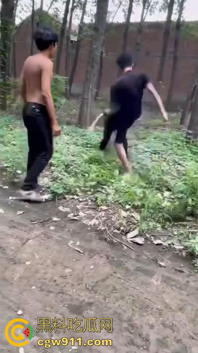 山东聊城临清市村头恶霸，烟店镇王集村一个14 岁，一个18岁，对一个12周岁的孩子进行殴打，真以为自己古惑仔了？  第2张