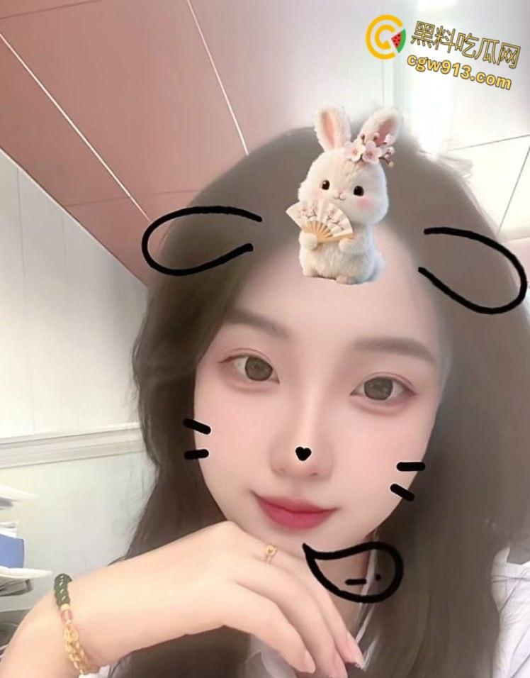 西安高颜值御姐【邢惠雯】，从沙发口到床上，深喉舔鸡巴跪膝舐菊，饥渴状如饿鬼附体，太会玩了 ！  第4张