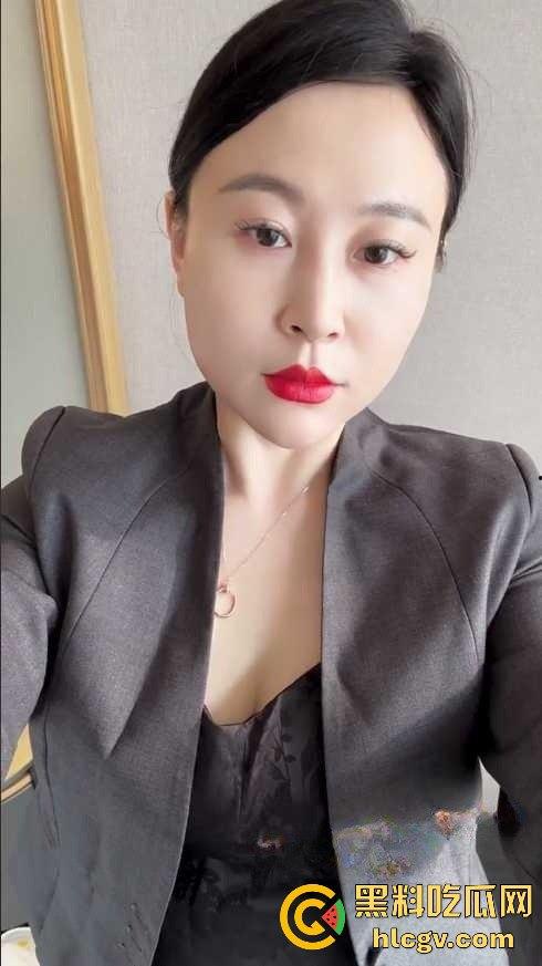 快手网红[雪碧小阿姨]性爱视频大曝光！熟妇撅臀开房被后入爆操，尺度让人瞠目！  第1张