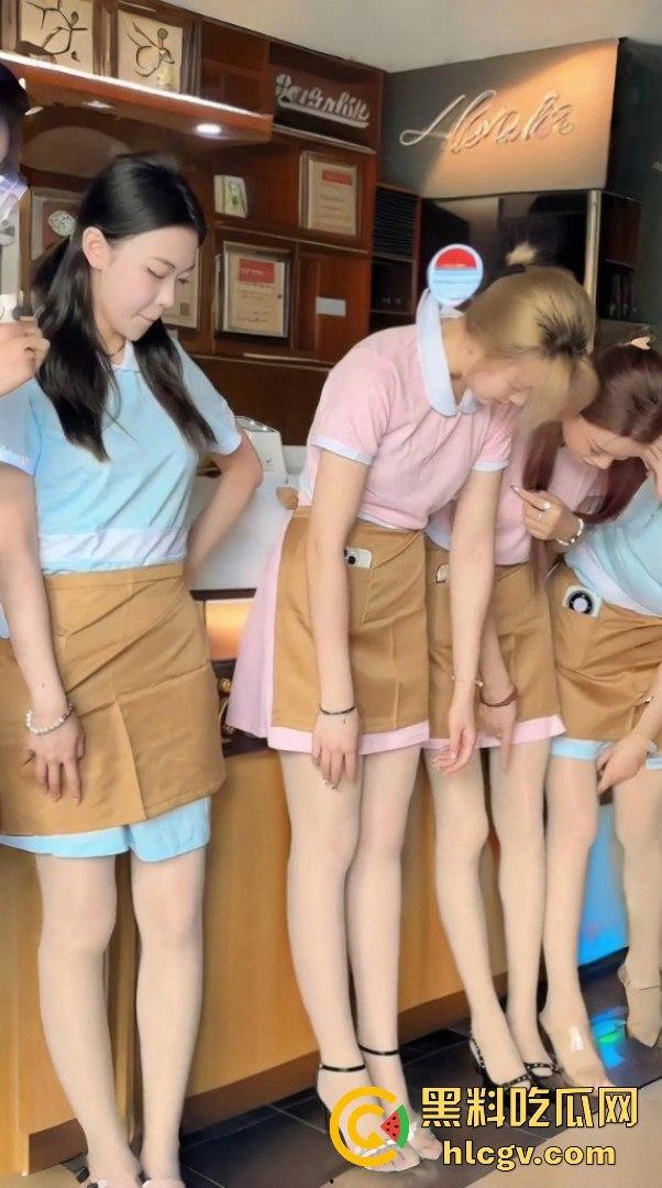 空姐都没这骚！好利来黑丝小姐姐被玩疯了！工装直接干成情趣服，肉丝长腿一顿爆操，想想都上头！  第25张