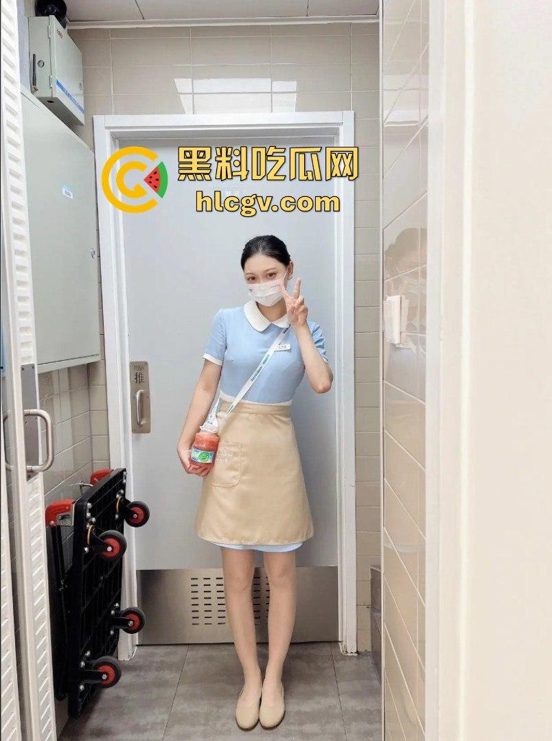 空姐都没这骚！好利来黑丝小姐姐被玩疯了！工装直接干成情趣服，肉丝长腿一顿爆操，想想都上头！  第27张