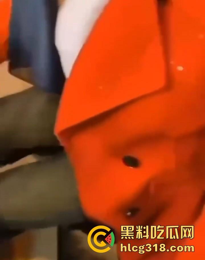 青海牛肉面事件视频爆出，头巾骚女雅座包间大胆吃鸡，面得跟鸡巴一起吃。  第5张