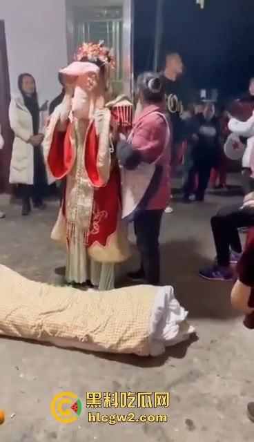 逆天风俗冥婚现场流出！女子哭嫁仪式骇人听闻，现实比影视剧更离奇，看得人发毛！  第4张