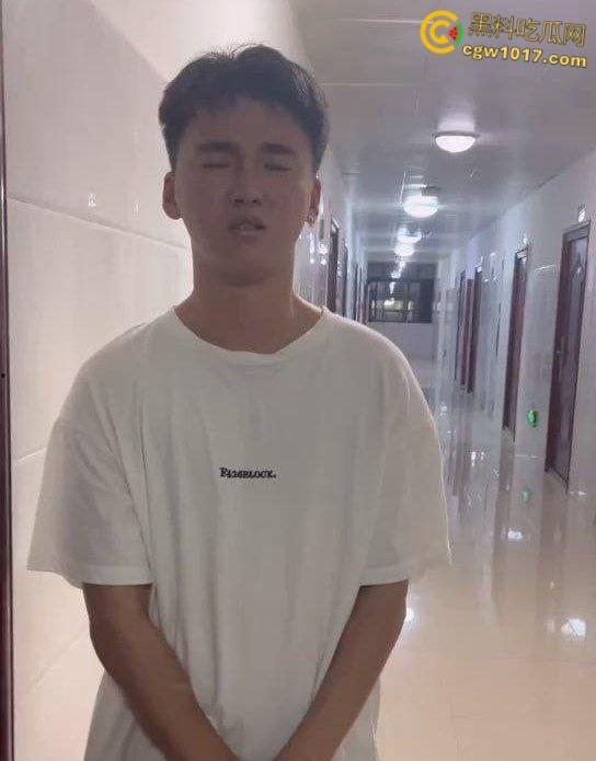 贵州民族大学偷拍男， ​潜入女生宿舍进行偷拍给人家逮住，被发到表白墙上面曝光，这下洗也许不干净了 ！  第6张