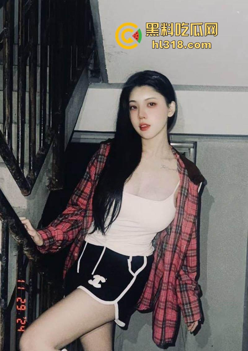 抖音巨乳网红【老刘又胖了】私密擦边热舞曝光，G杯大奶引人注目，劲爆热舞散发原始诱惑！  第3张