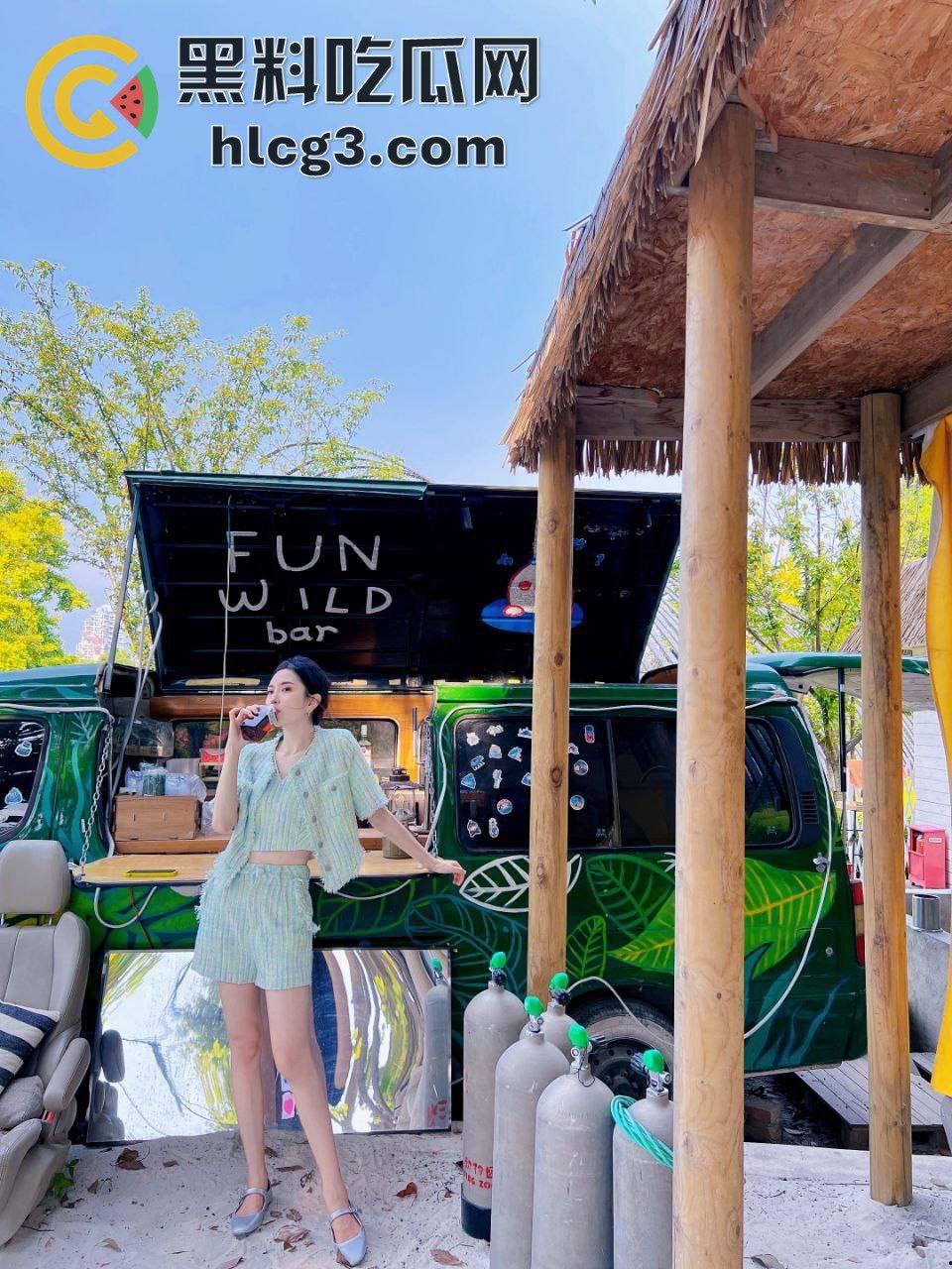 99年骚逼女神舔狗夜夜意淫,她却甘心跪地当金主脚下的狗,沸羊羊的梦想全是金主的现实! 第7张 99年骚逼女神舔狗夜夜意淫,她却甘心跪地当金主脚下的狗,沸羊羊的梦想全是金主的现实! 第7张