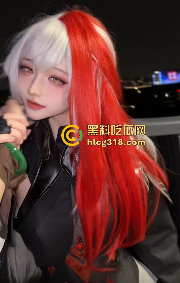 给cos小仙女『一只妖妹』抹油嫩得出水，油光水滑一抹就想咬一口，这才是拍片的正确打开方式！  第4张