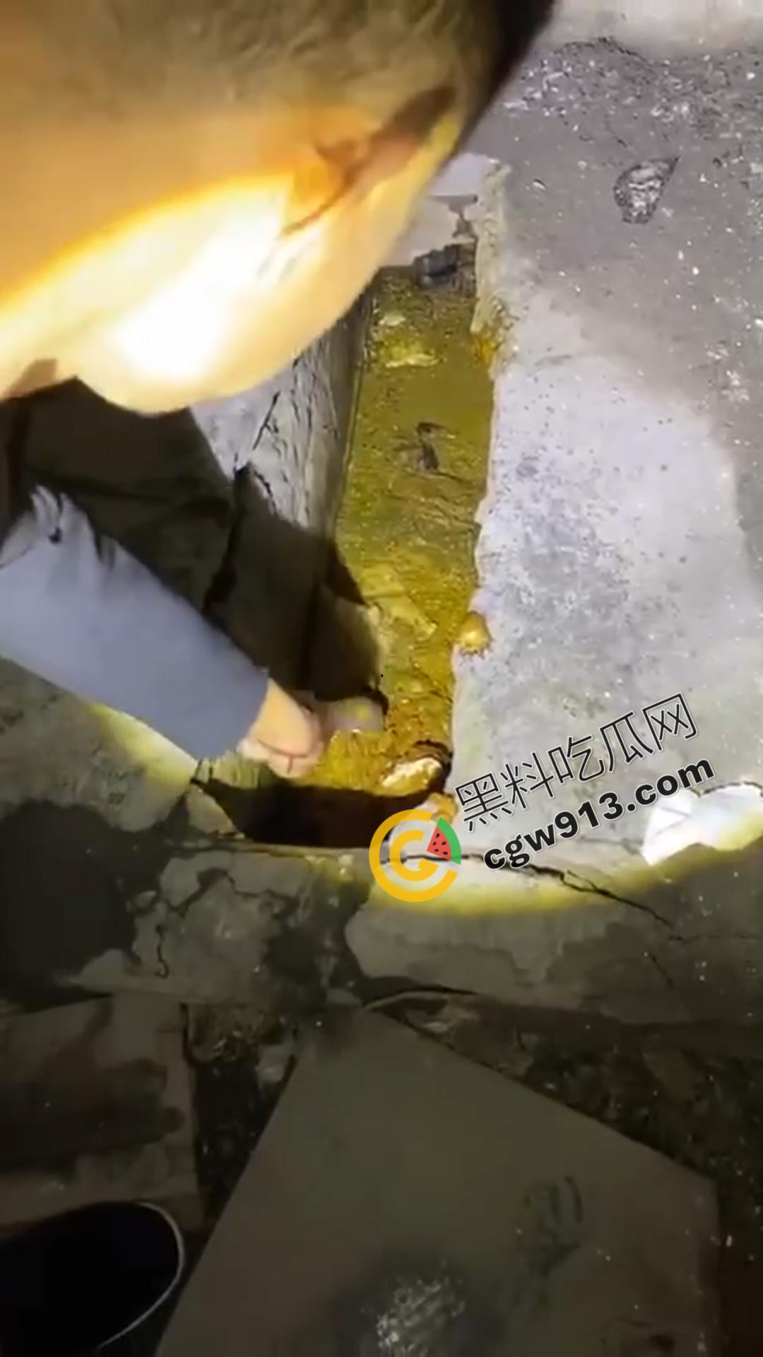 山西大同快手网红【安仁】吃屎直播:恶心至极,流量至上,恶心行为震惊万千网友 第3张 山西大同快手网红【安仁】吃屎直播:恶心至极,流量至上,恶心行为震惊万千网友 第3张