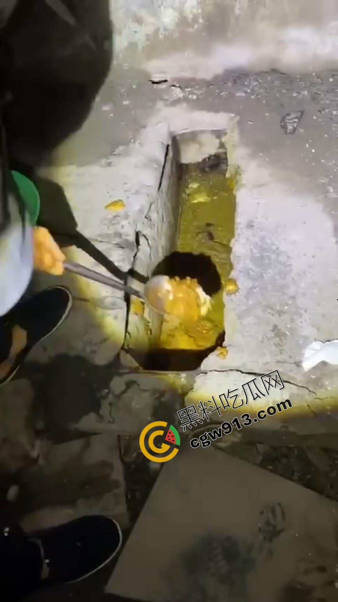 山西大同快手网红【安仁】吃屎直播:恶心至极,流量至上,恶心行为震惊万千网友 第4张 山西大同快手网红【安仁】吃屎直播:恶心至极,流量至上,恶心行为震惊万千网友 第4张