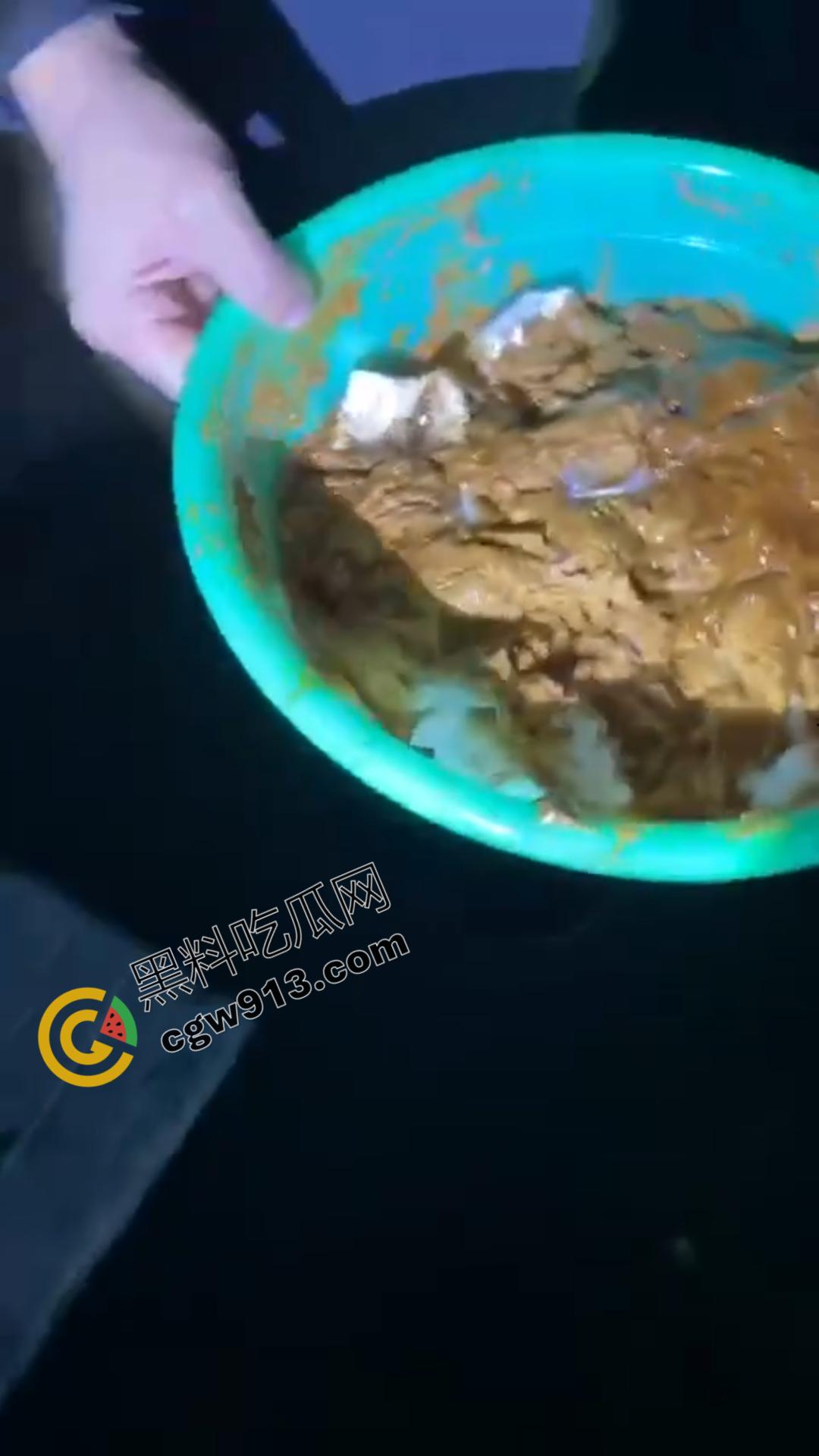 山西大同快手网红【安仁】吃屎直播:恶心至极,流量至上,恶心行为震惊万千网友 第5张 山西大同快手网红【安仁】吃屎直播:恶心至极,流量至上,恶心行为震惊万千网友 第5张