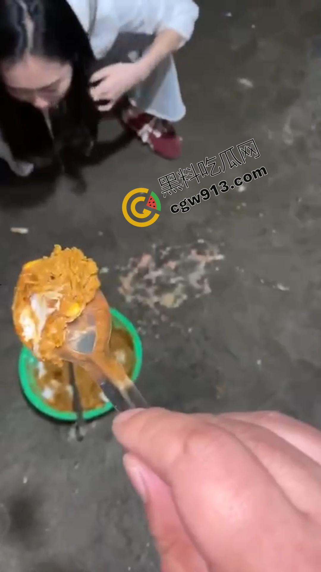 山西大同快手网红【安仁】吃屎直播:恶心至极,流量至上,恶心行为震惊万千网友 第8张 山西大同快手网红【安仁】吃屎直播:恶心至极,流量至上,恶心行为震惊万千网友 第8张